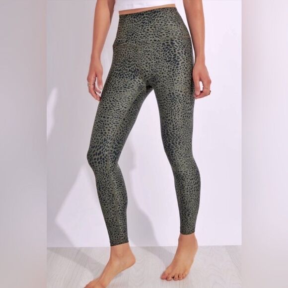 Beyond Yoga Printed Spacedye High Waisted Midi Legging in Eden Green Cheetah XS - Picture 1 of 14